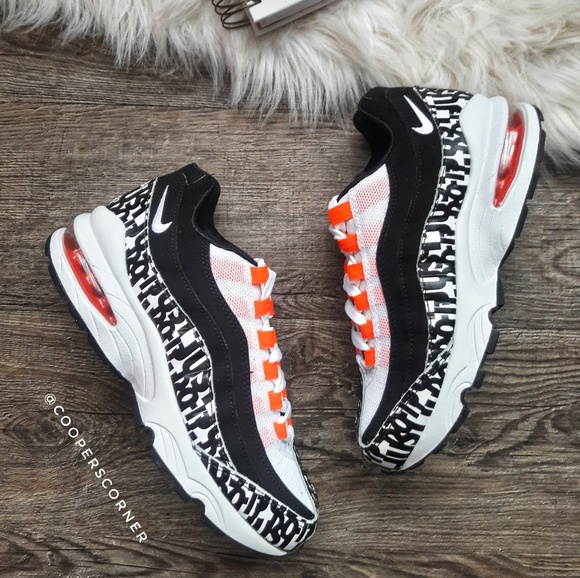 Nike Shoes - NEW Nike Air Max 95
